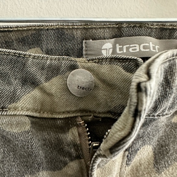 Camouflage Skinny Jeans - Picture 7 of 9